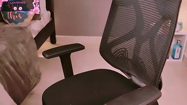 Khaleesiiii – Naživo XXX chat