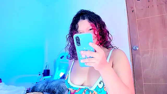 Emily_Coper18のライブXXXチャット