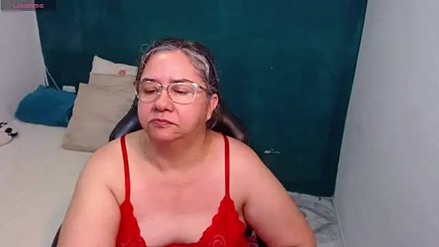 Онлайн чат XXX scaelettdubois