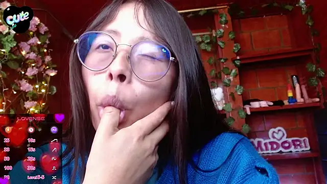 MidoriQuiinn's Live XXX Chat