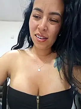 Luianna's Live XXX Chat
