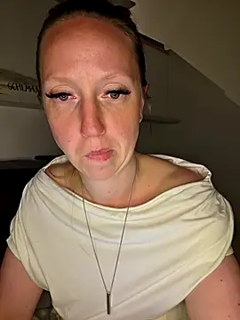 Chat +18 de SweetGermanAlina ao vivo