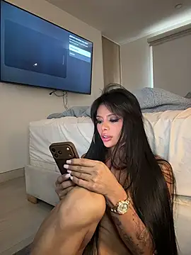 HOT_LADY_777: απευθείας συνομιλία ΧΧΧ