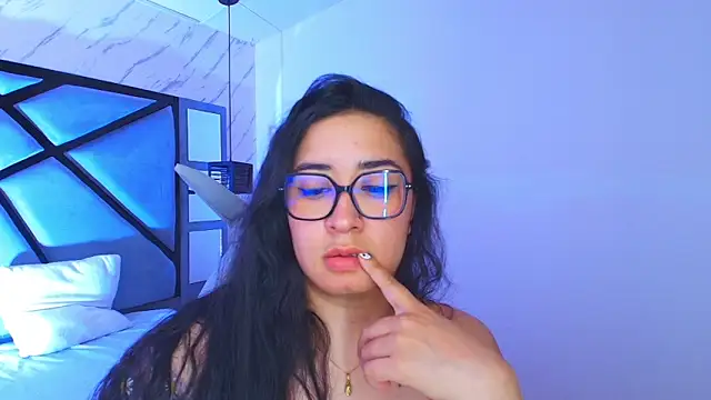 Chat +18 de sayumi_dirty ao vivo