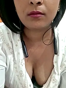 Queen_Kushi4's Live XXX Chat