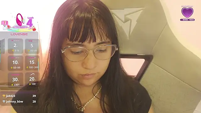 Živý XXX chat EmmitaGarcia