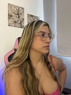 Issabela_G1 élő XXX-chatje