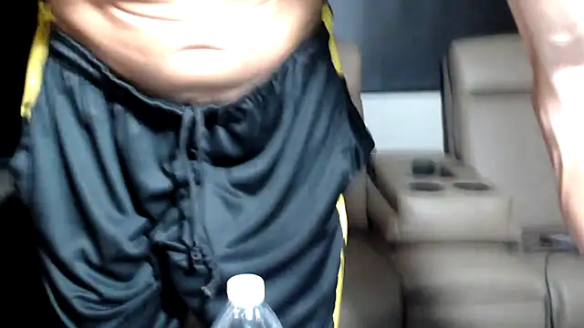 ThickD2C webkamerás műsora