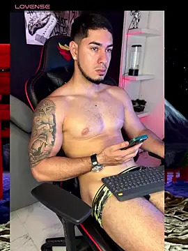 Dimitri_Colleman Show in webcam