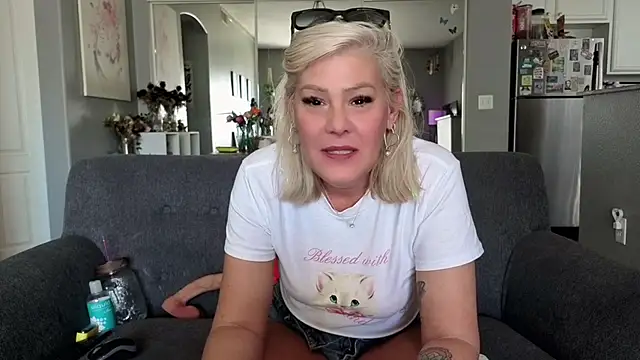 Lexi_Shocker élő XXX-chatje