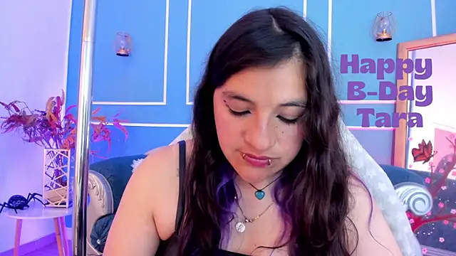 Chat XXX en directo de TaraTaylorr