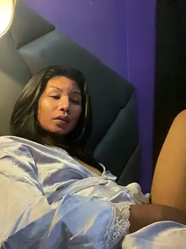 MaxxineMorenaTs Pertunjukan Webcam