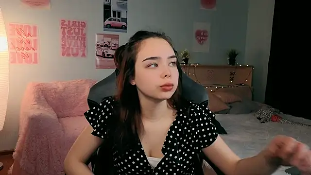 Sunsetberry Adlı Modelin Canlı XXX Sohbeti