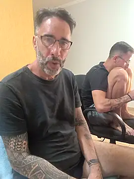 Tiojhonny Chat XXX in diretta