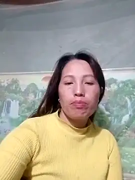 Gummiesu 在線直播表演