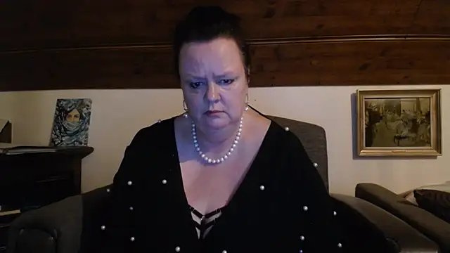 TiffanyMature élő XXX-chatje