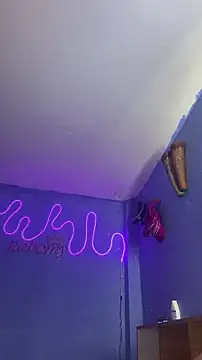 Pokazy przed kamerką – naho_love