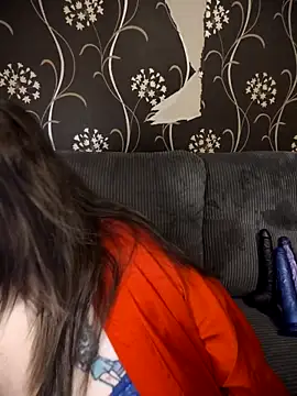 HousewifeMilf_Courtney webkamerás műsora