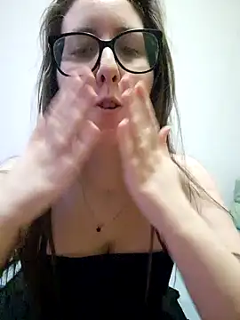 Sarah459 现场XXX聊天