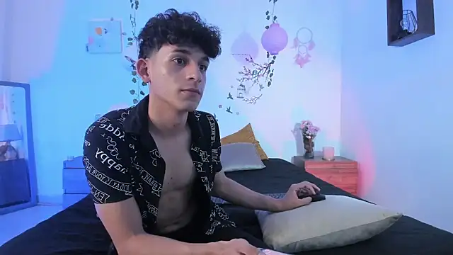Alazbel8 Webcam Show