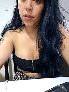 Chat XXX en directo de Luianna
