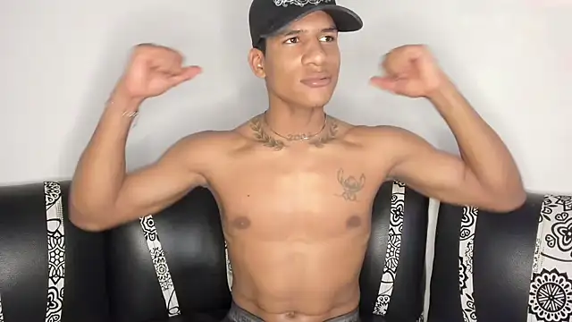 Chat +18 de JUANBIGCOCK21CM ao vivo