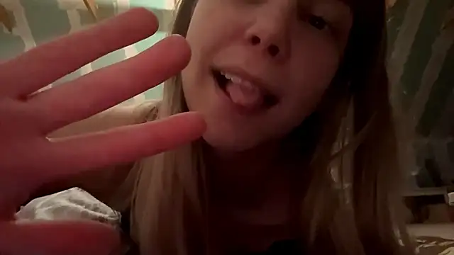 Skinny_girl_ live XXX chat