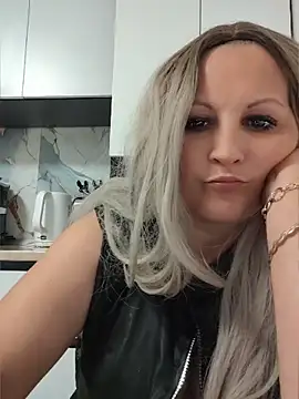 Chat XXX ao vivo de Divineblond