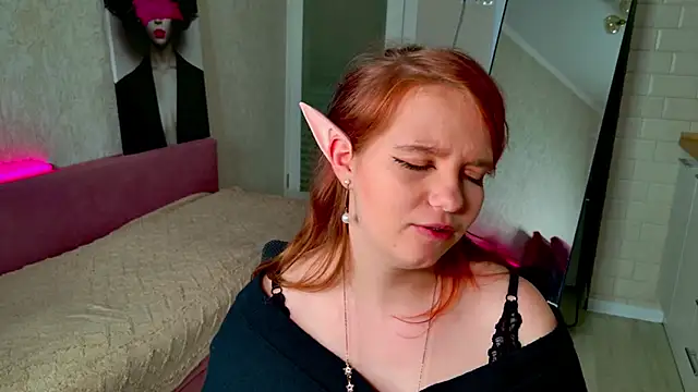 Luna404 Adlı Modelin Canlı XXX Sohbeti