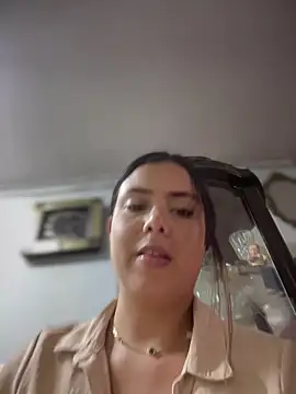 Thaix- Adlı Modelin Canlı XXX Sohbeti