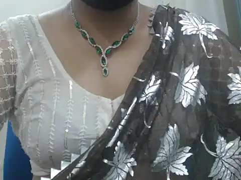Lovely_Siri_23's Webcam Show