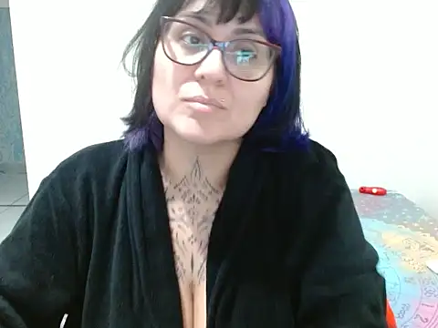 vaholiver Chat XXX live
