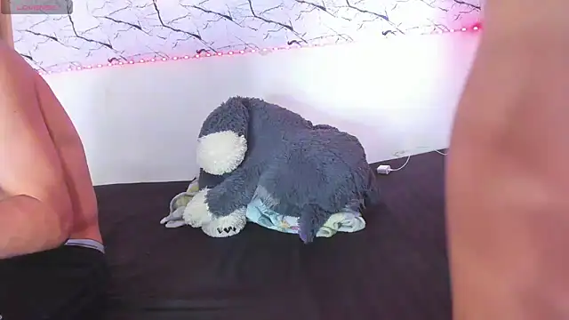 Ixchell_dewei Show in webcam