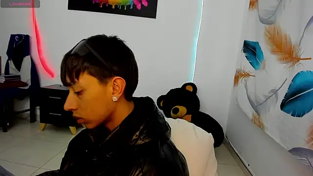 XXX chat uživo modela caos_mod