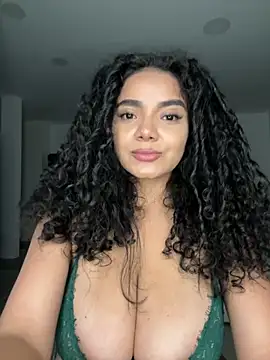 แชท XXX สดของ Curlyierr