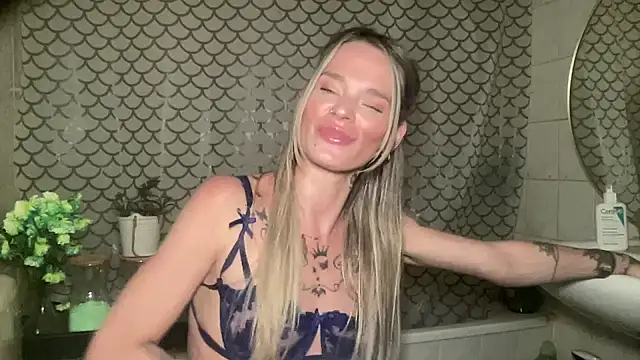 vinique99's Live XXX Chat