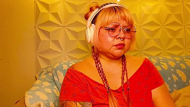 XXX chat uživo modela Satyn_doll