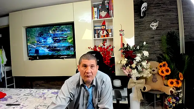 SpartacusDaddy48 élő XXX-chatje