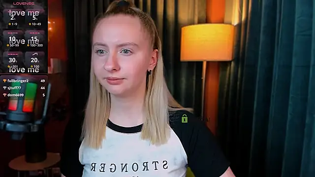 mila_glow1's Live XXX Chat