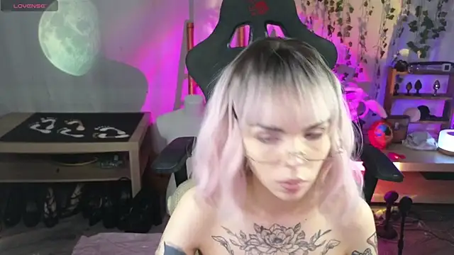 Kerry_Kirk's Live XXX Chat