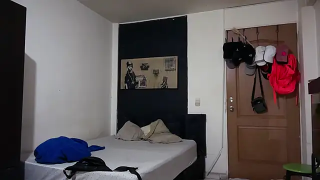 romeolovedark Adlı Modelin Canlı XXX Sohbeti