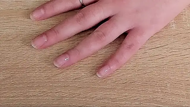 BabeLessi's Live XXX Chat