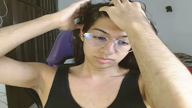 Chat +18 de Alanni_parker ao vivo
