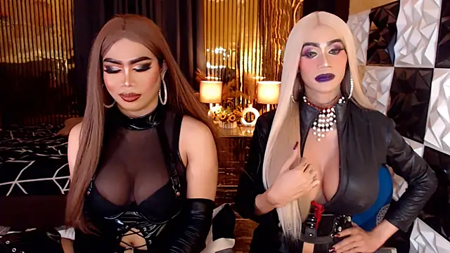 MonstrousCockDiva's Live XXX Chat