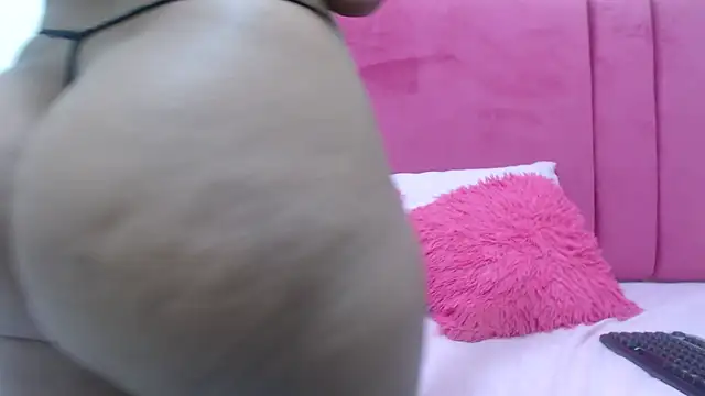 Yelowbone 라이브 XXX 채팅