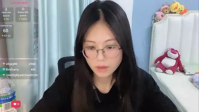 Luna-666 Adlı Modelin Canlı XXX Sohbeti