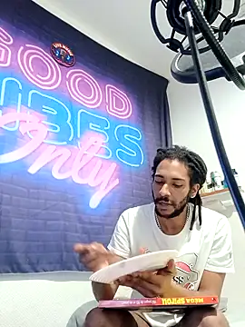 Chat +18 de Mikaaa97 ao vivo