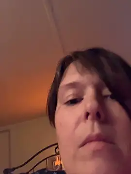 CUMFOREVERY1nTitTiES2's Live XXX Chat