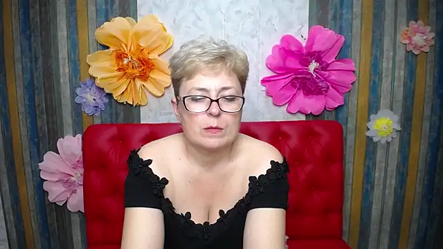 EmiliaGree élő XXX-chatje