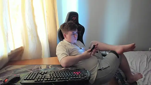 iliaskrislove webcam show